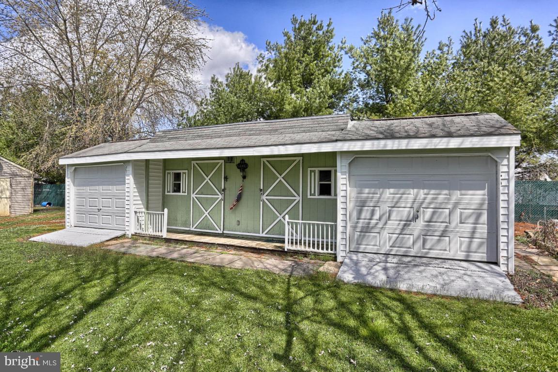 103 Schoeneck Road Ephrata, PA 17522 - Photo 3 of 24 Gallery Image 3