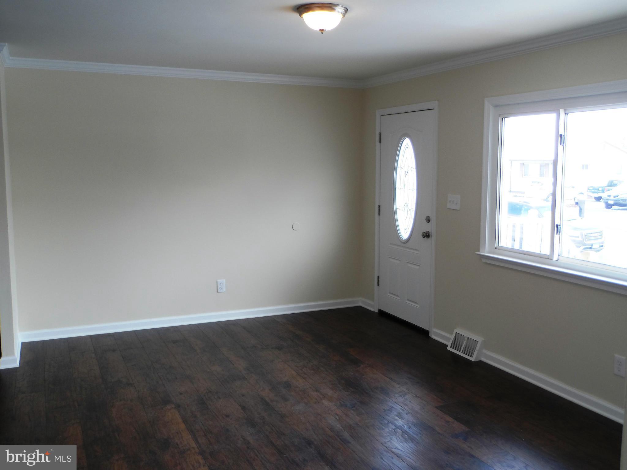 7848 Shellye Road Glen Burnie, MD 21060 - Photo 6 of 19 Living Room