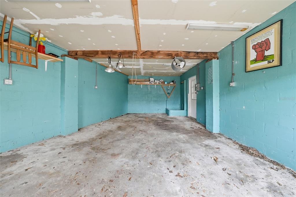 8334 Diagonal Road North St. Petersburg, FL 33702 - Photo 54 of 57 a view of a hallway with stairs