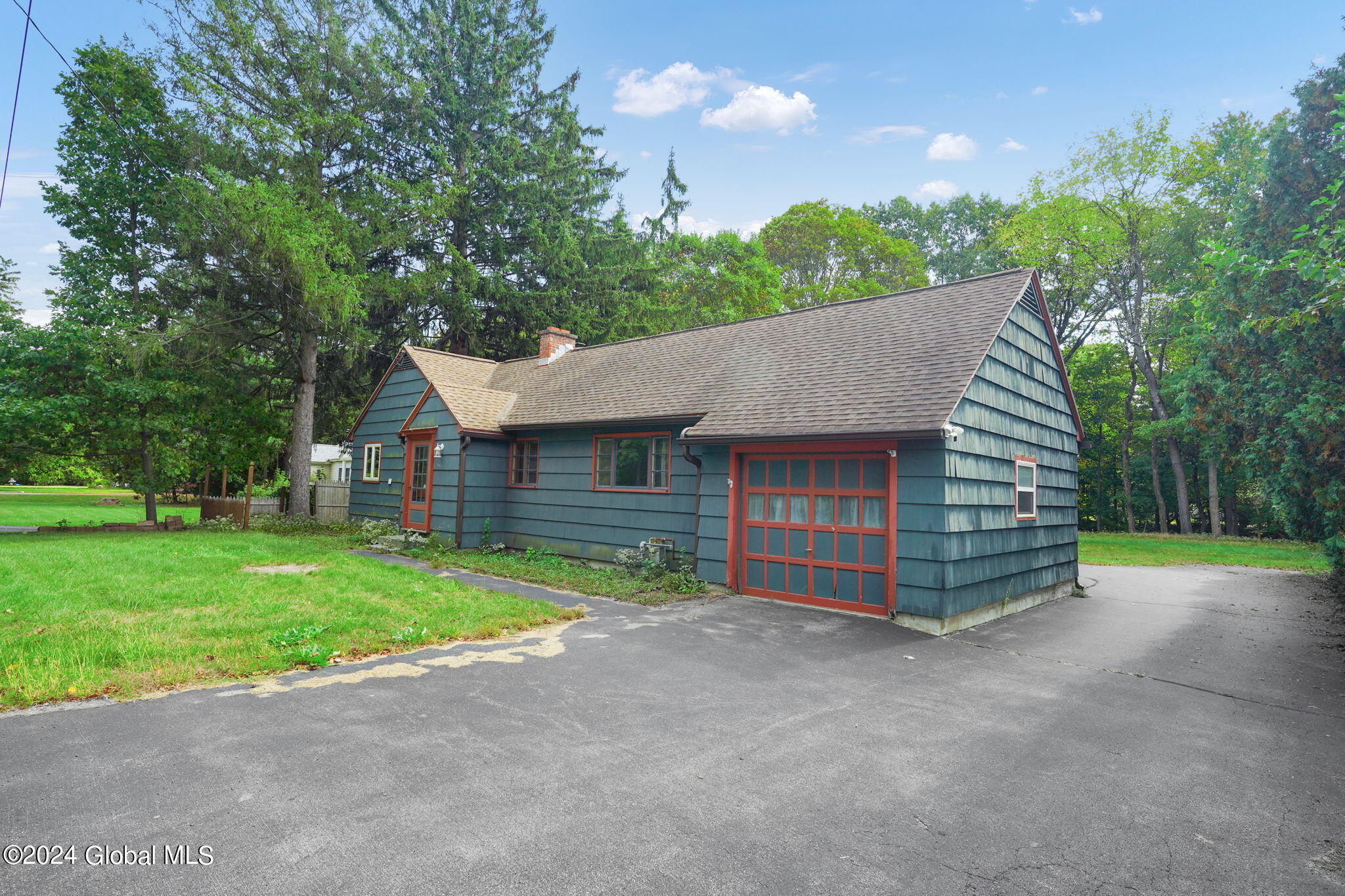 70 Glenridge Road Schenectady, NY 12302 - Photo 2 of 27 27-web-or-mls-DSC01588