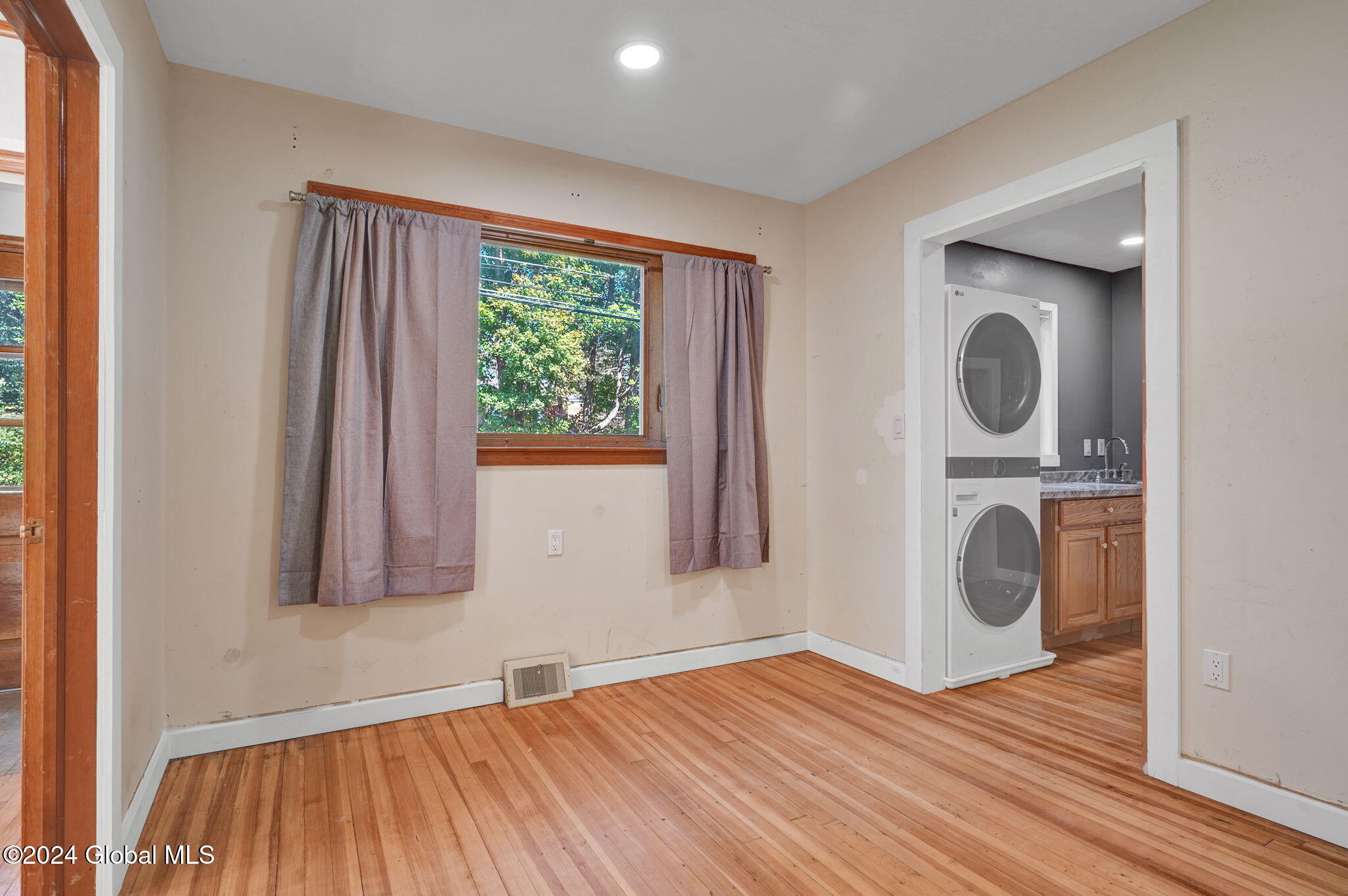 70 Glenridge Road Schenectady, NY 12302 - Photo 8 of 27 6-web-or-mls-DSC01457