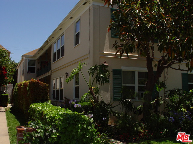 312 South Reeves Drive, Unit E Beverly Hills, CA 90212 - Photo 3 of 11