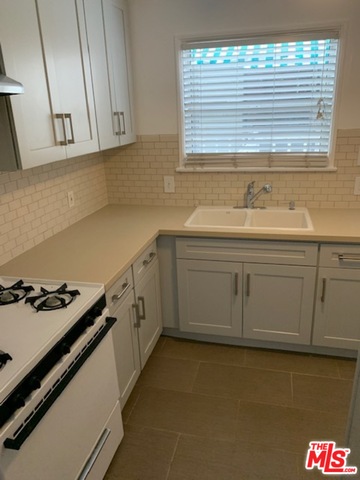 312 South Reeves Drive, Unit E Beverly Hills, CA 90212 - Photo 10 of 11