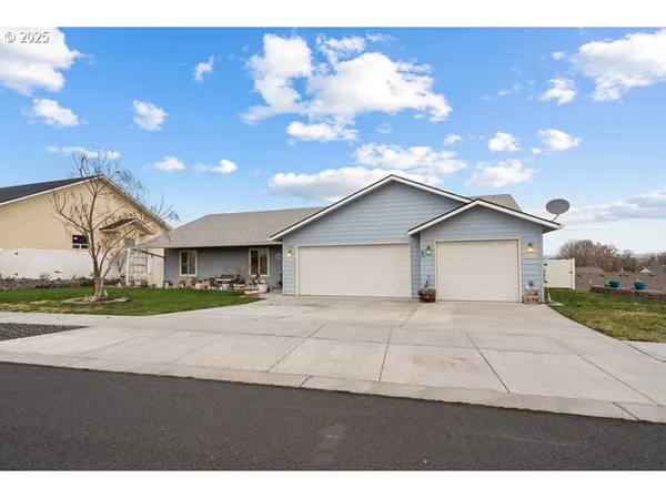 $467,500 | 114 Southwest Desert Sky Drive, Hermiston, OR 97838