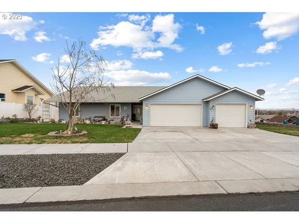 $458,000 | 114 Southwest Desert Sky Drive, Hermiston, OR 97838
