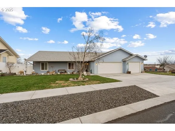 $458,000 | 114 Southwest Desert Sky Drive, Hermiston, OR 97838