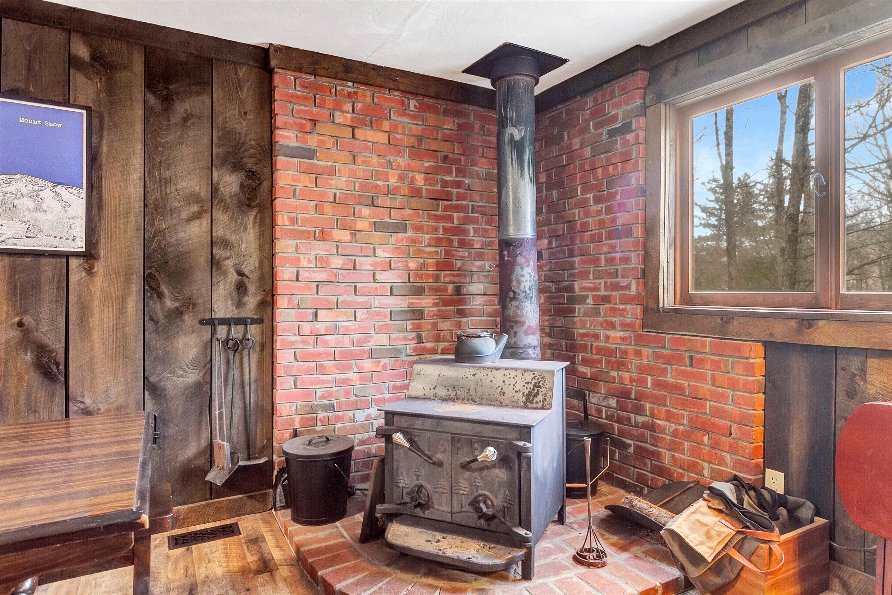 459 Silver Lane Wardsboro, VT 05360 - Photo 9 of 37