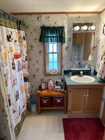 $165,000 | 70 Quaboag Valley, Unit 70, Ware, MA 01082