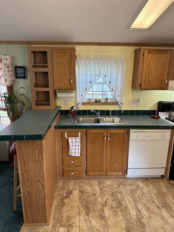 70 Quaboag Valley, Unit 70 Ware, MA 01082 - Photo 5 of 21