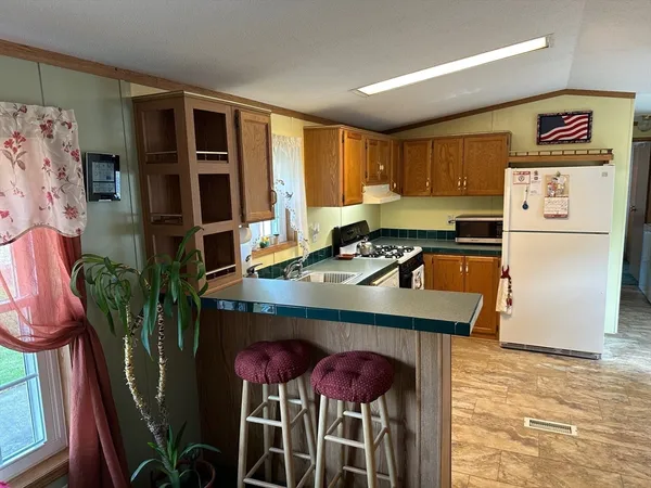 $165,000 | 70 Quaboag Valley, Unit 70, Ware, MA 01082