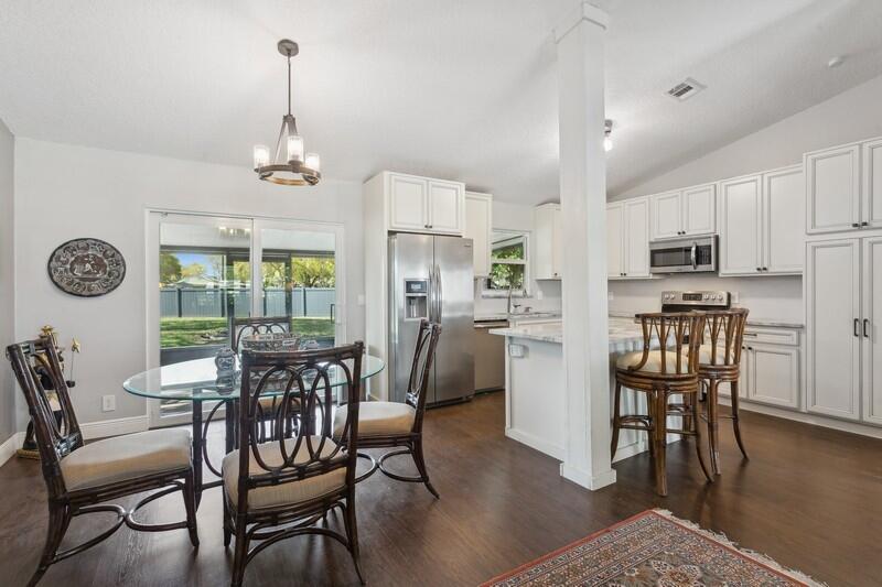 120 Greentree Circle Jupiter, FL 33458 - Photo 18 of 28 Open and Airy Kitchen