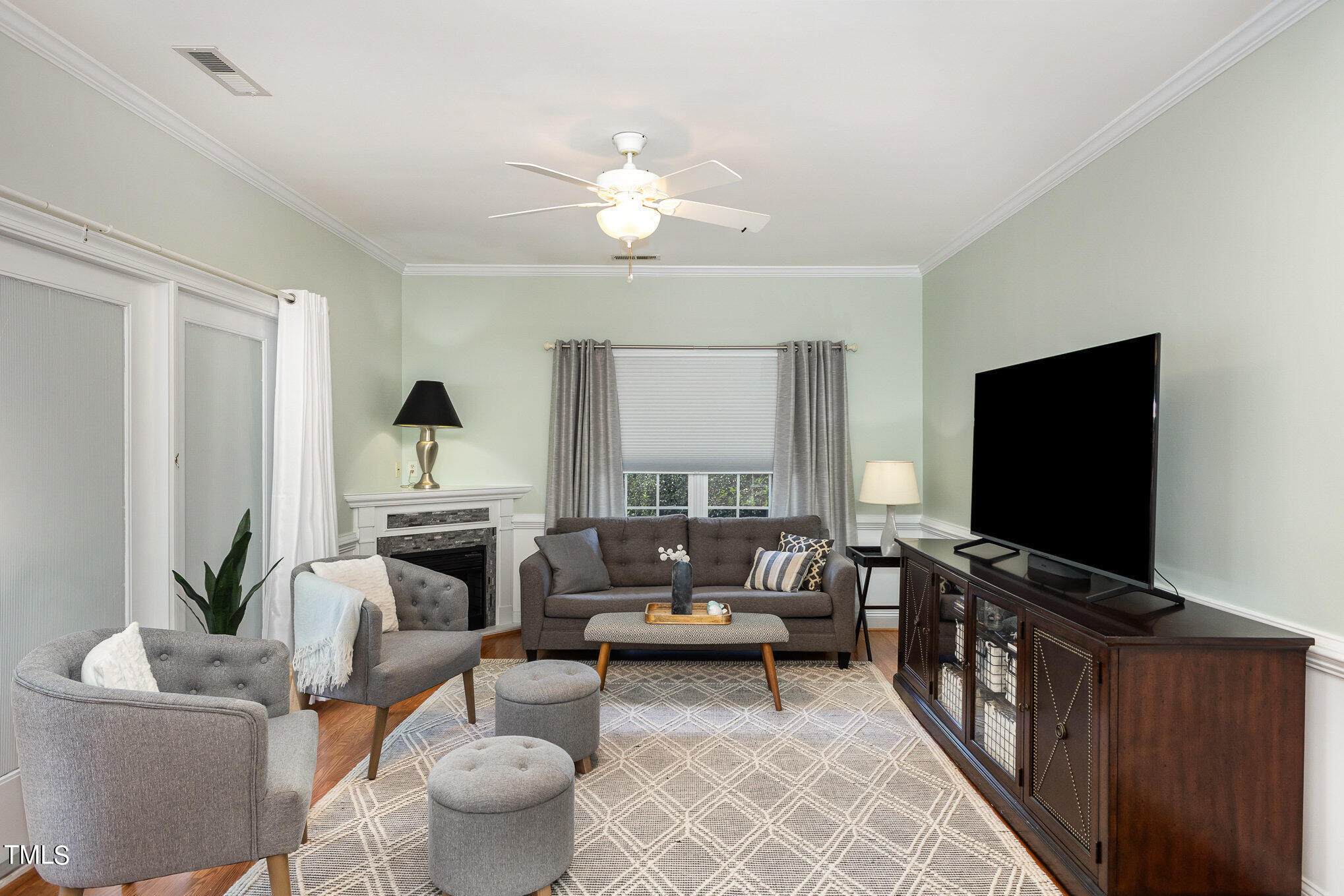 7510 Lead Mine Road, Unit 100 Raleigh, NC 27615 - Photo 6 of 29 Living Room