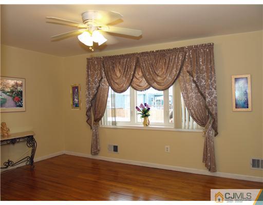 491 Crows Mill Road Fords, NJ 08863 - Photo 2 of 10
