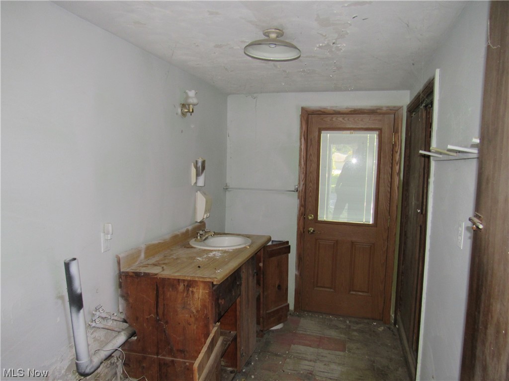 6986 Reed Road Conneaut, OH 44030 - Photo 21 of 22 Bathroom featuring vanity