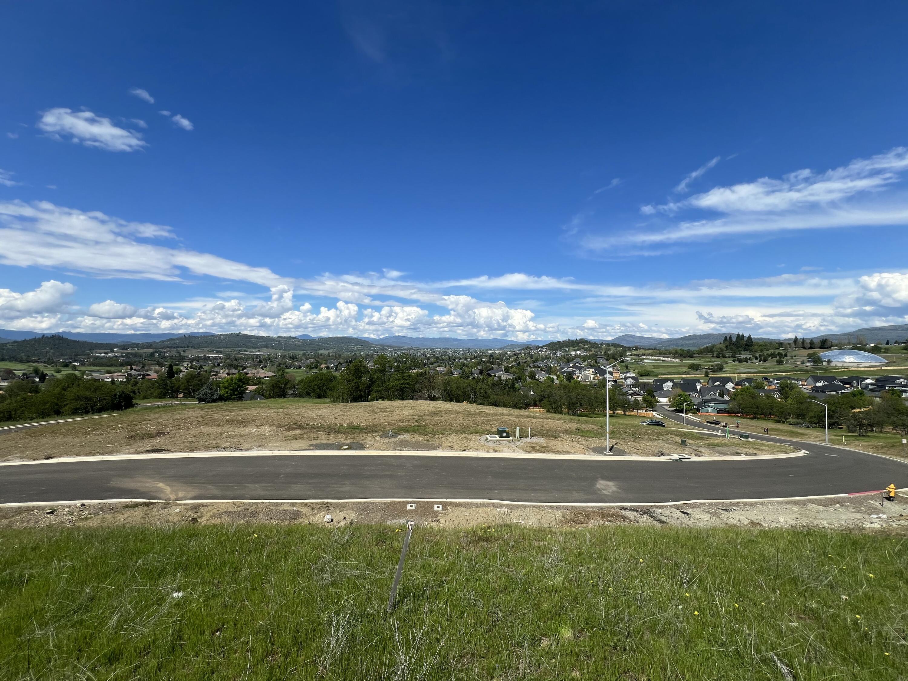 468 Pinnacle Ridge, Unit 88 Eagle Point, OR 97524 - Photo 3 of 9 1
