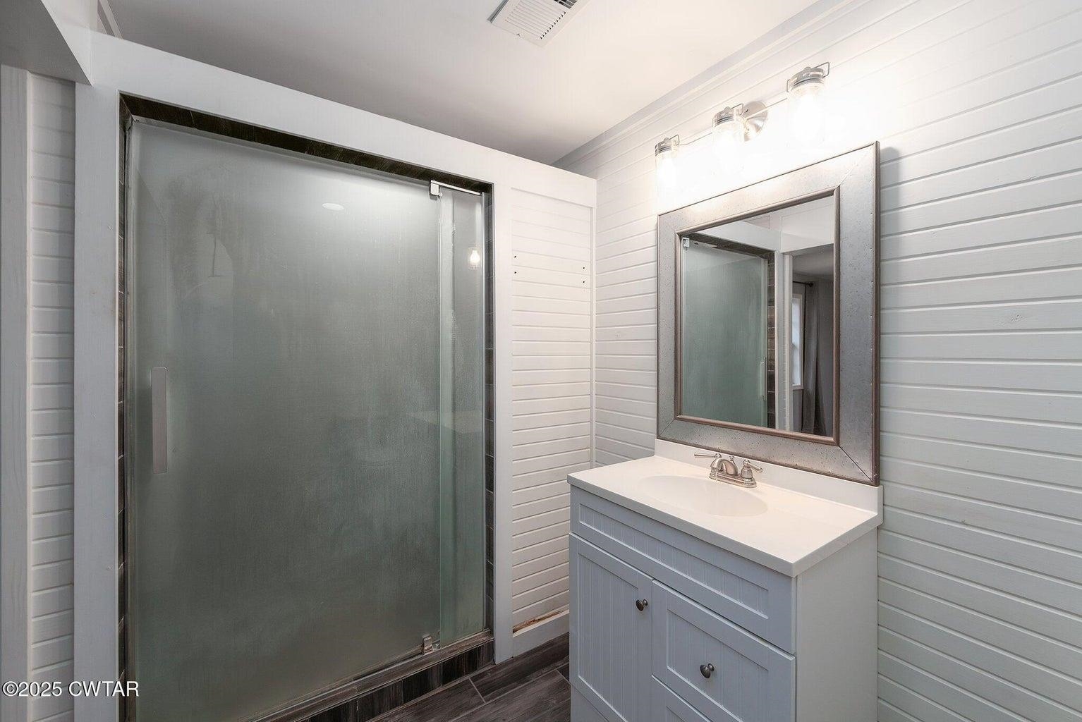 2510 Norton Road Middleton, TN 38052 - Photo 15 of 20 Bathroom featuring vanity
