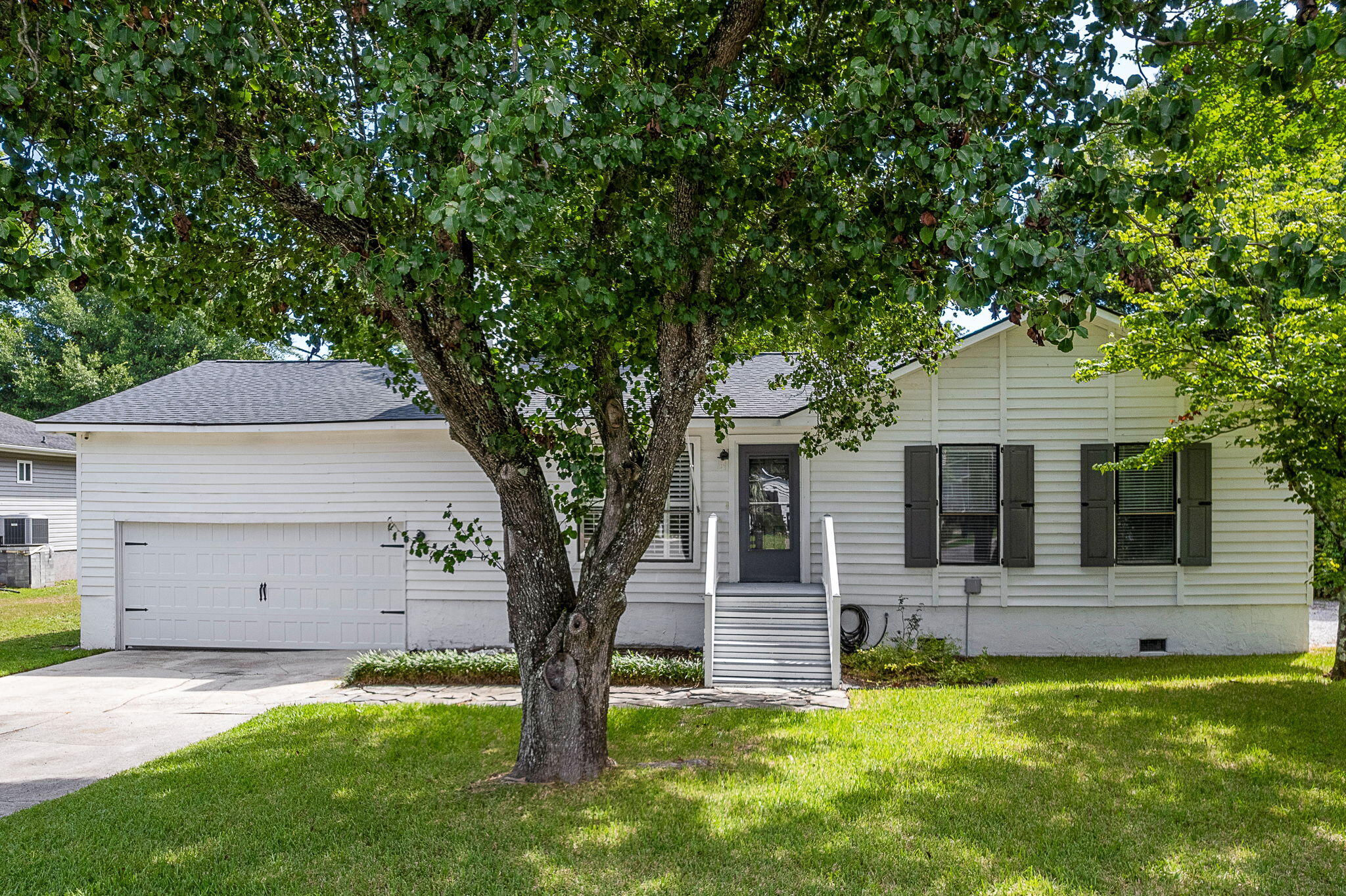 1485 Putnam Drive Charleston, SC 29412 - Photo 1 of 34 66714DD2-35A1-4444-B54F-F30AE1D20A73