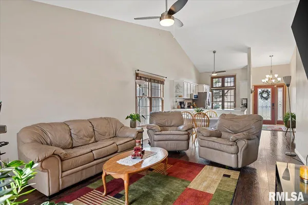 $179,900 | 407 South 7th Street, Auburn, IL 62615