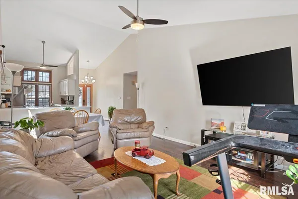 $179,900 | 407 South 7th Street, Auburn, IL 62615