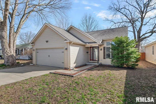 $179,900 | 407 South 7th Street, Auburn, IL 62615