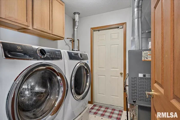 $179,900 | 407 South 7th Street, Auburn, IL 62615