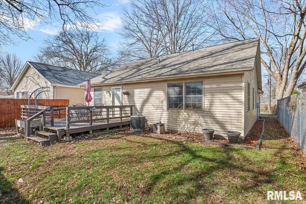 $179,900 | 407 South 7th Street, Auburn, IL 62615