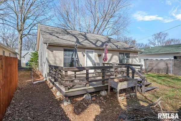 $179,900 | 407 South 7th Street, Auburn, IL 62615