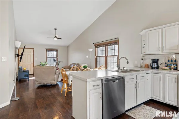 $179,900 | 407 South 7th Street, Auburn, IL 62615