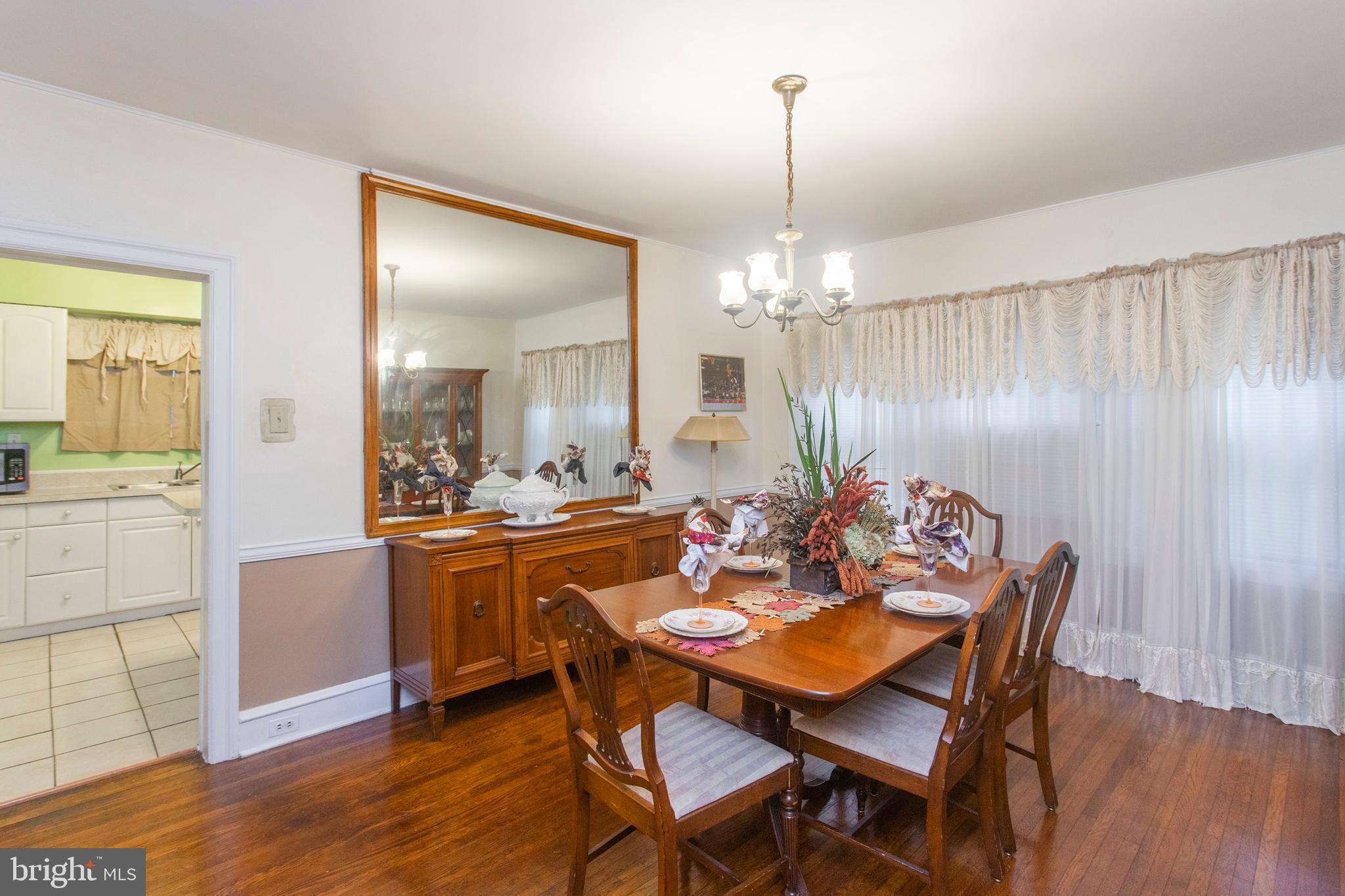 1820 Wynnewood Road Philadelphia, PA 19151 - Photo 11 of 34 Dining room