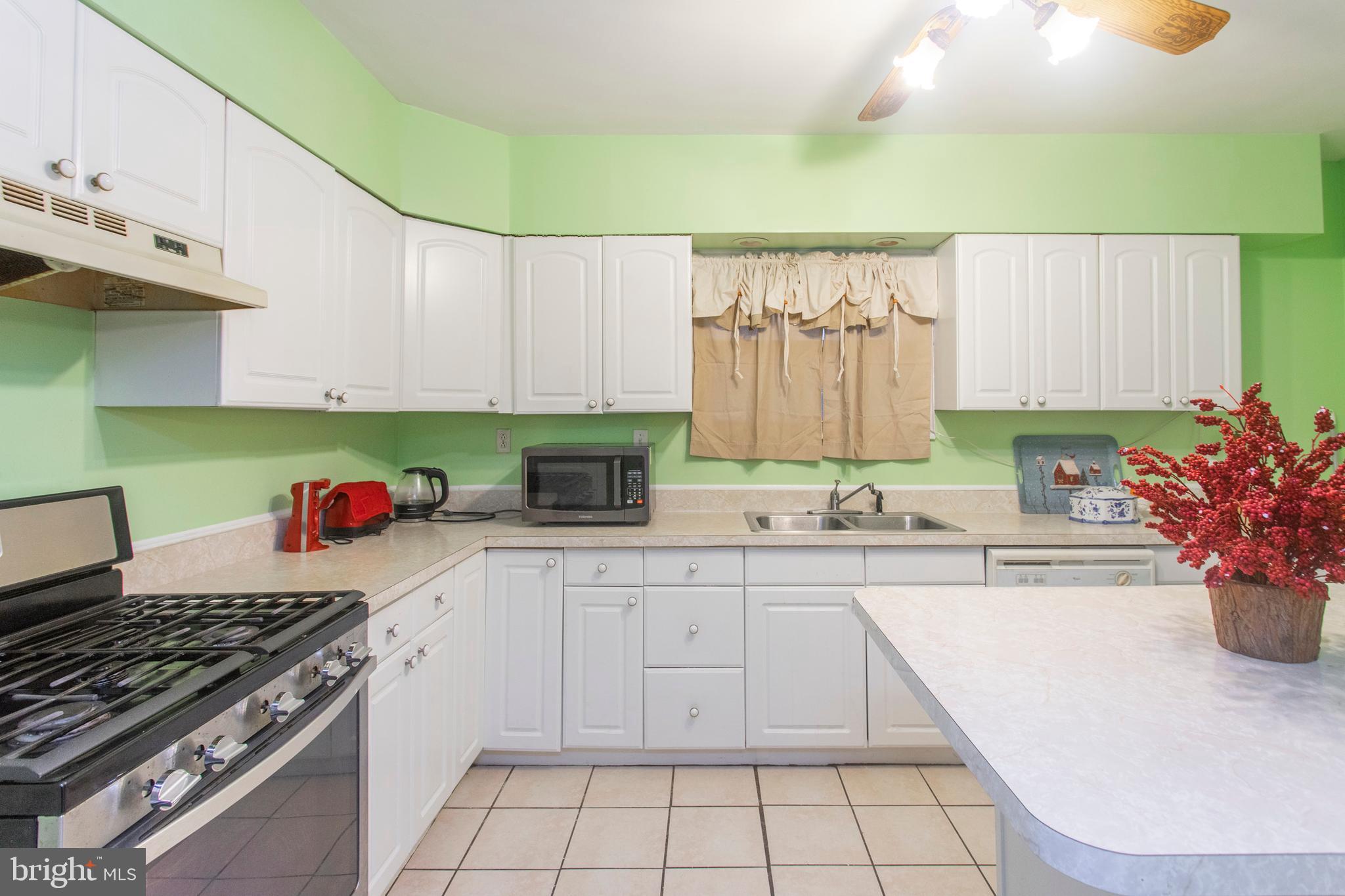1820 Wynnewood Road Philadelphia, PA 19151 - Photo 12 of 34 Kitchen