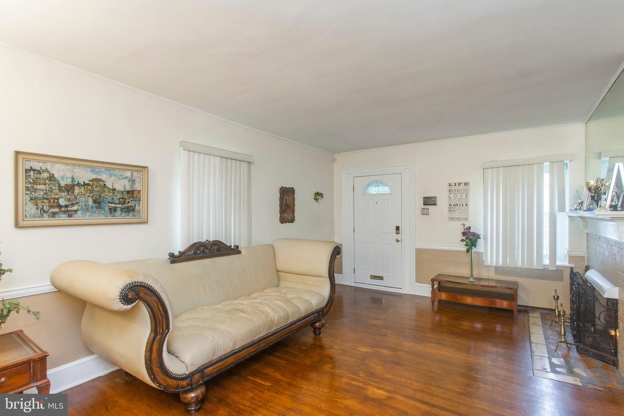 1820 Wynnewood Road Philadelphia, PA 19151 - Photo 4 of 34 Living room