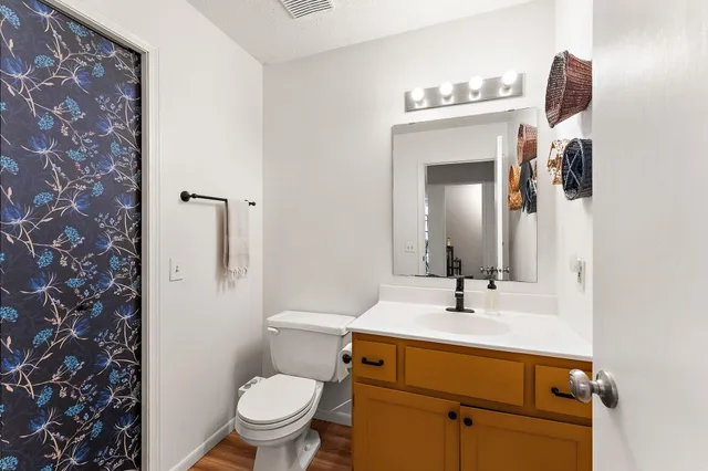 $270,000 | 1609 Geske Road, Chaska, MN 55318