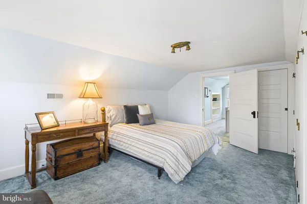 $695,000 | 202 Linden Avenue, Riverton, NJ 08077