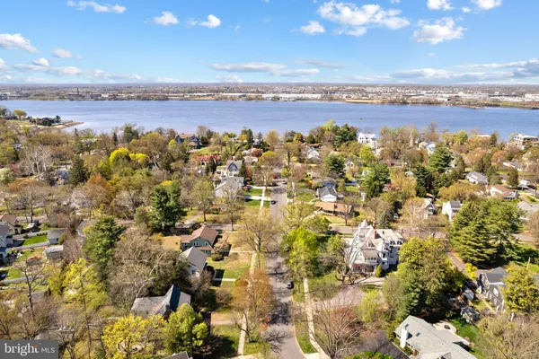 $695,000 | 202 Linden Avenue, Riverton, NJ 08077