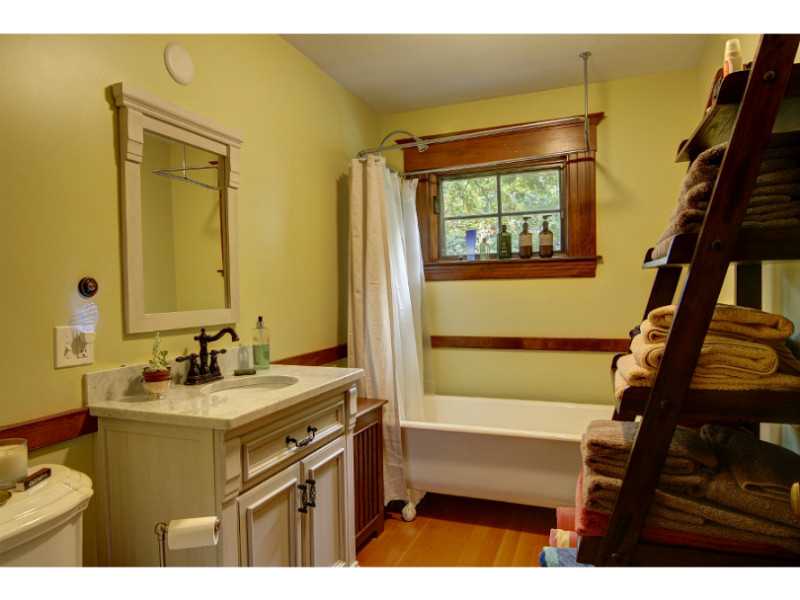12 South Pier Road Narragansett, RI 02882 - Photo 25 of 25 Bathroom.