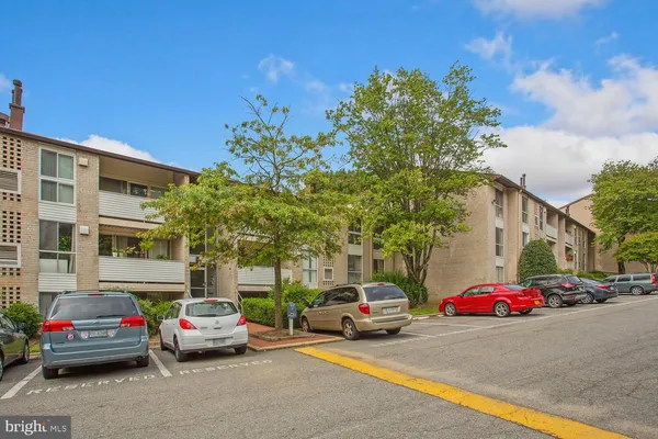 $1,650 | 5614 Bloomfield Drive, Unit 104, Alexandria, VA 22312