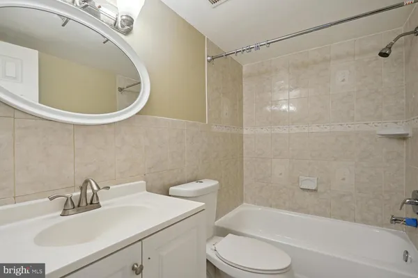 $1,650 | 5614 Bloomfield Drive, Unit 104, Alexandria, VA 22312