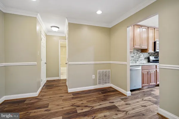 $1,650 | 5614 Bloomfield Drive, Unit 104, Alexandria, VA 22312