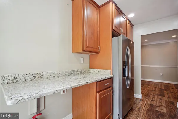 $1,650 | 5614 Bloomfield Drive, Unit 104, Alexandria, VA 22312