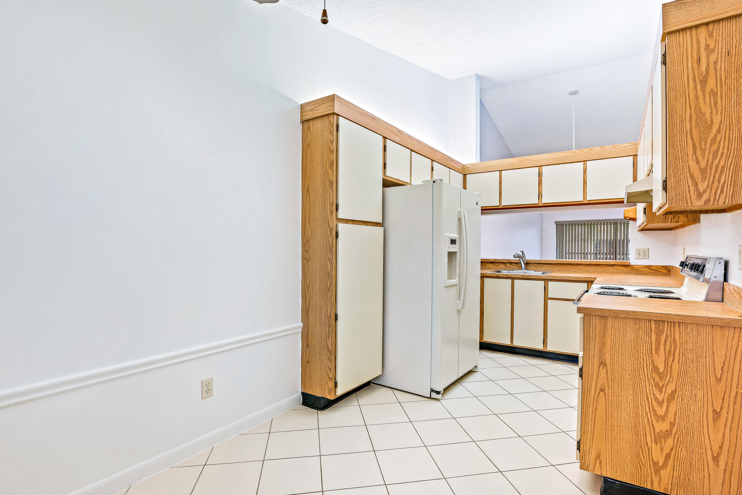 1102 Pinecrest Circle, Unit D Jupiter, FL 33458 - Photo 5 of 17 1102 Pinecrest Cir Apt D-1