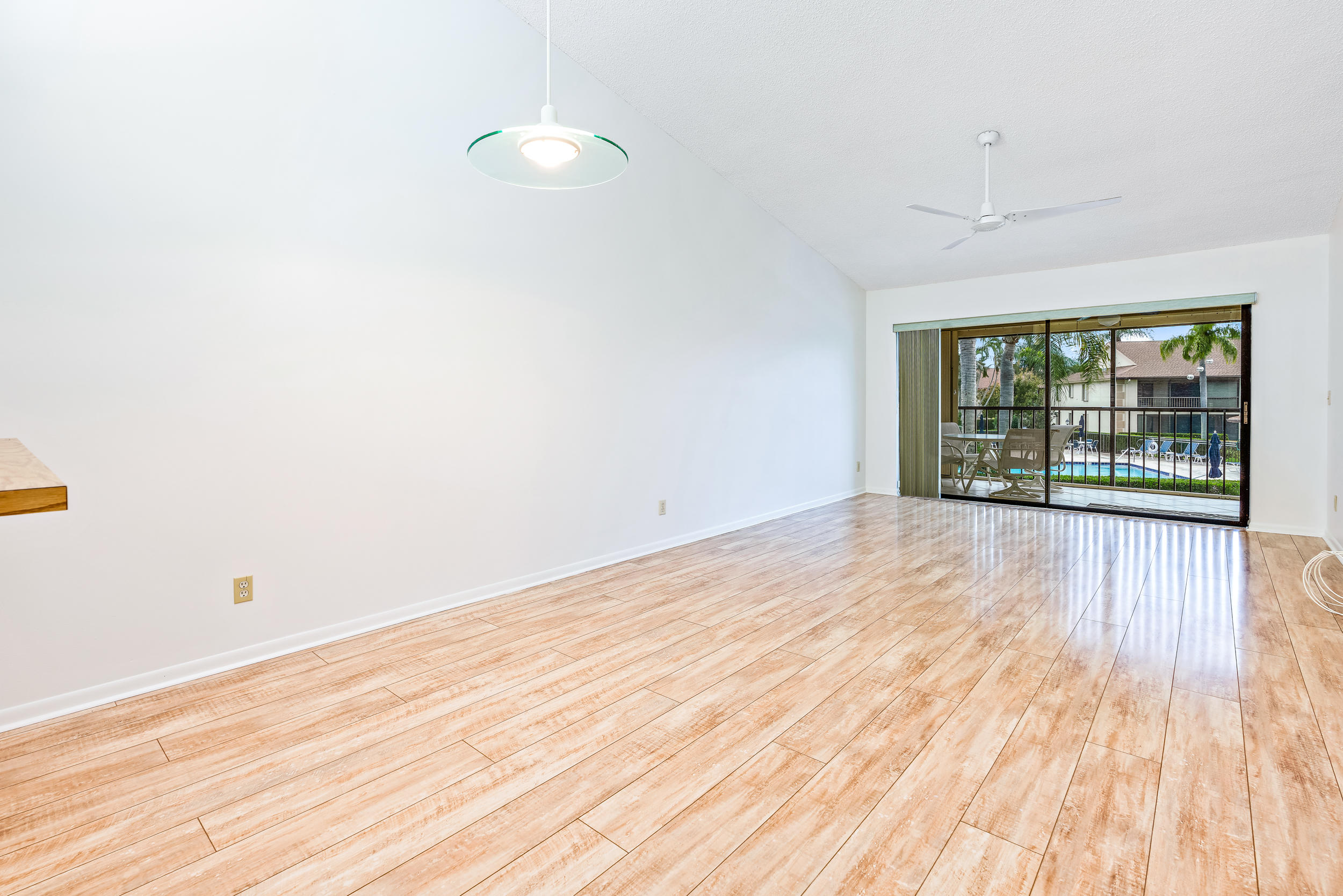 1102 Pinecrest Circle, Unit D Jupiter, FL 33458 - Photo 7 of 17 1102 Pinecrest Cir Apt D-4