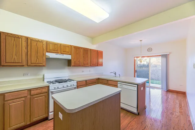 $2,200 | 1623 South Candlestick Way, Unit 1623, Waukegan, IL 60085