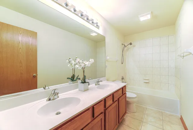 $2,200 | 1623 South Candlestick Way, Unit 1623, Waukegan, IL 60085