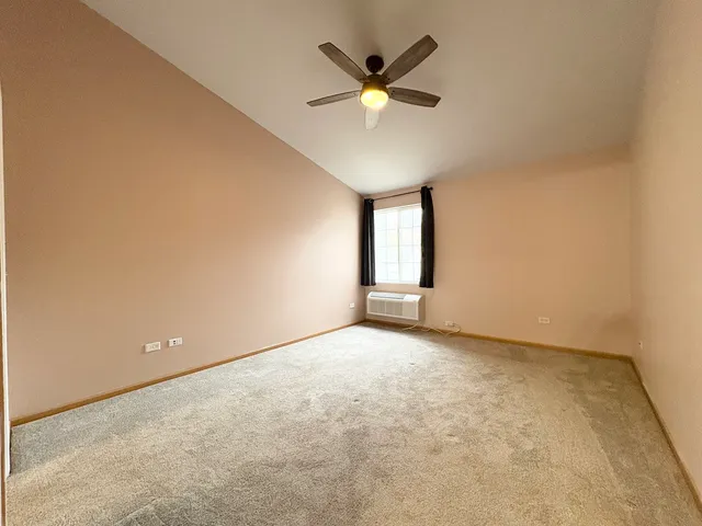 $1,500 | 2219 Silverstone Drive, Unit 2219, Carpentersville, IL 60110