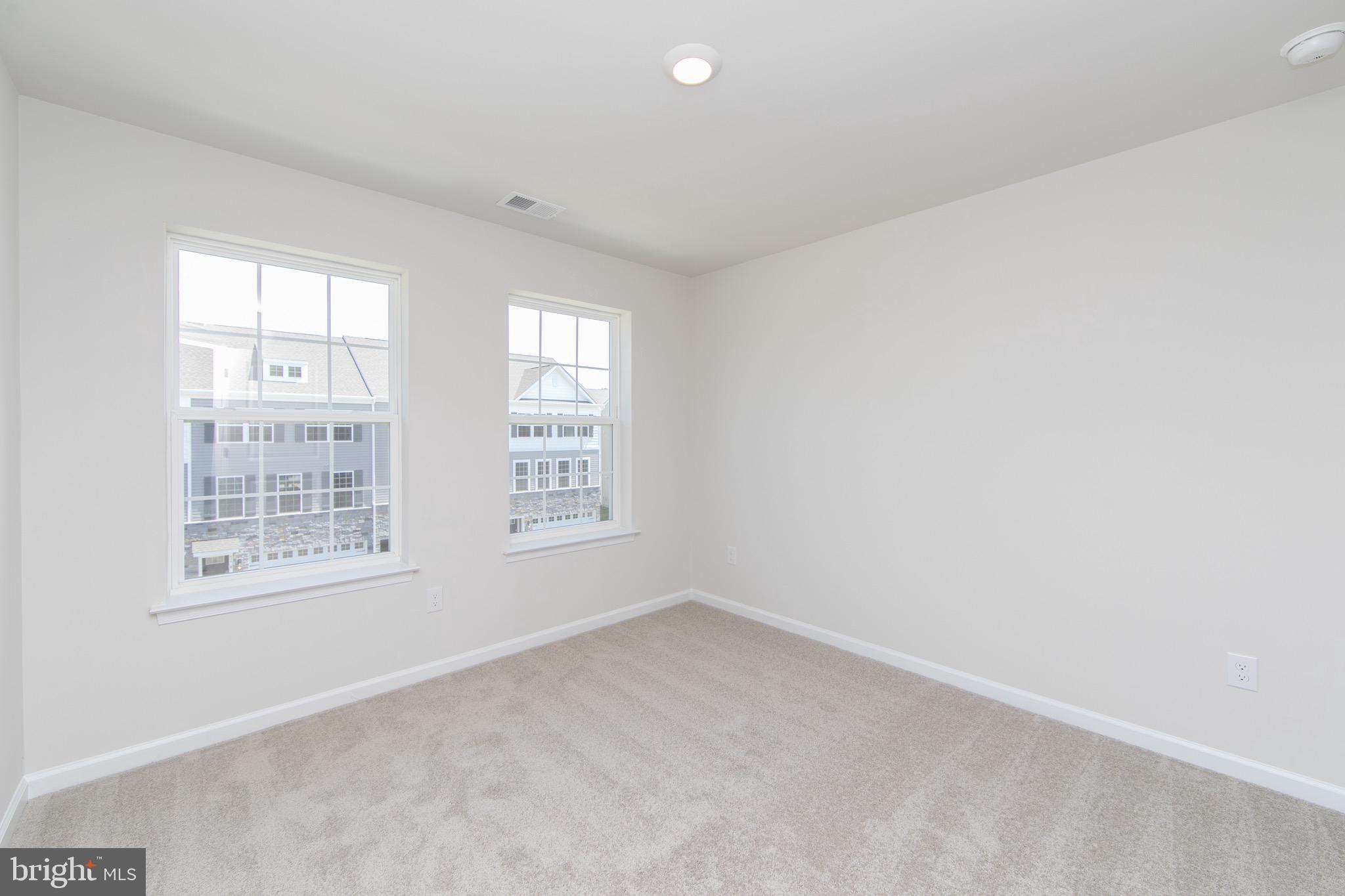 495 Monte Farm Road Mount Laurel, NJ 08054 - Photo 22 of 34 an empty room with a window