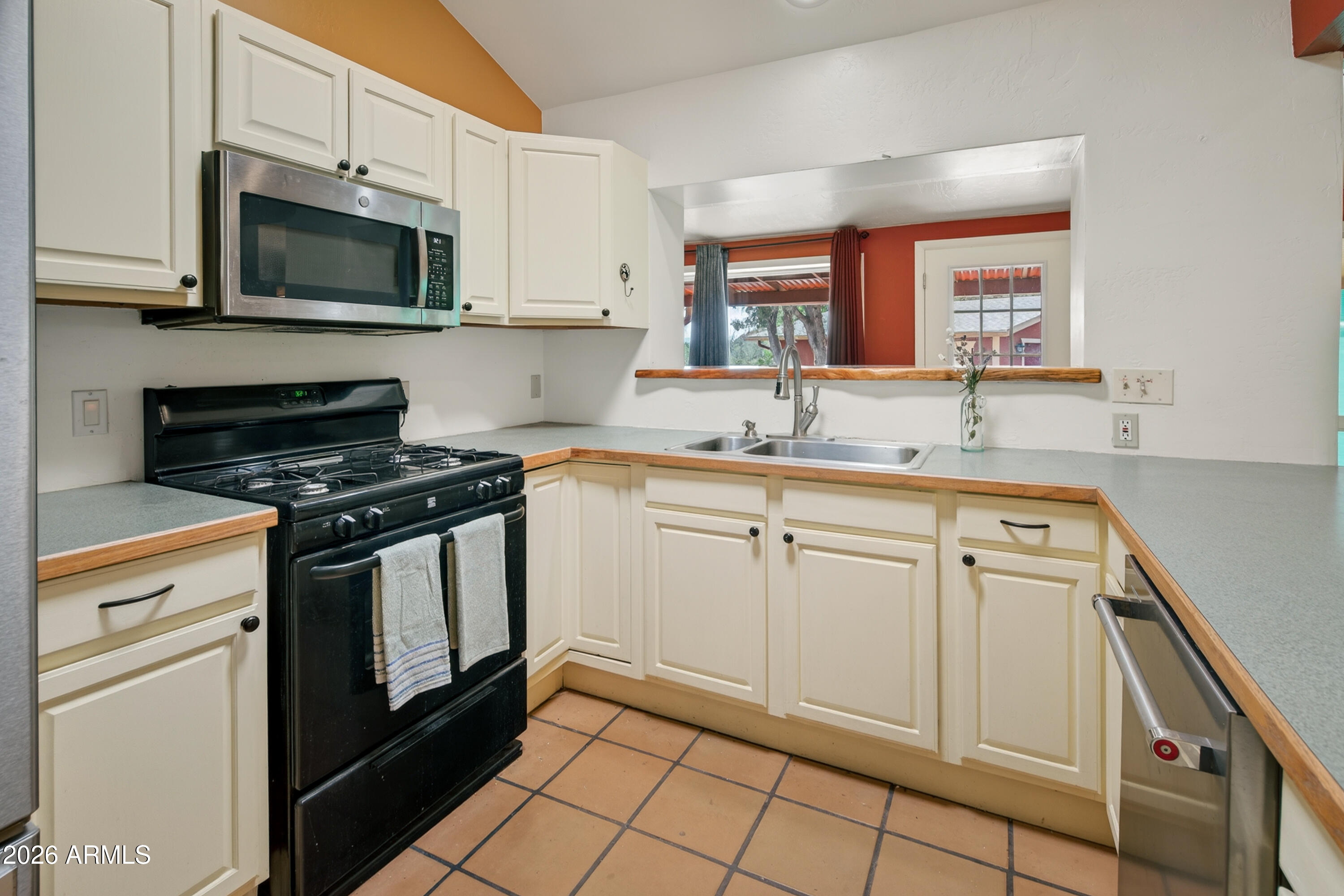 155 Meander Way Sedona, AZ 86336 - Photo 13 of 49 Kitchen