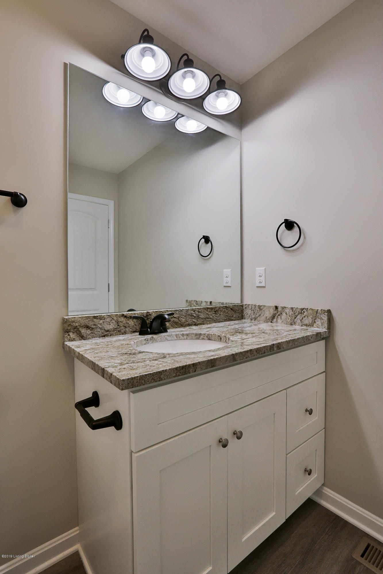 2072 Flood Road Pleasureville, KY 40057 - Photo 17 of 26 CT6C8536