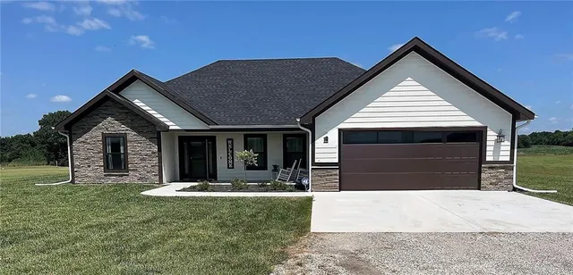 $430,000 | 1671 Southwest 300th Road, Kingsville, MO 64061