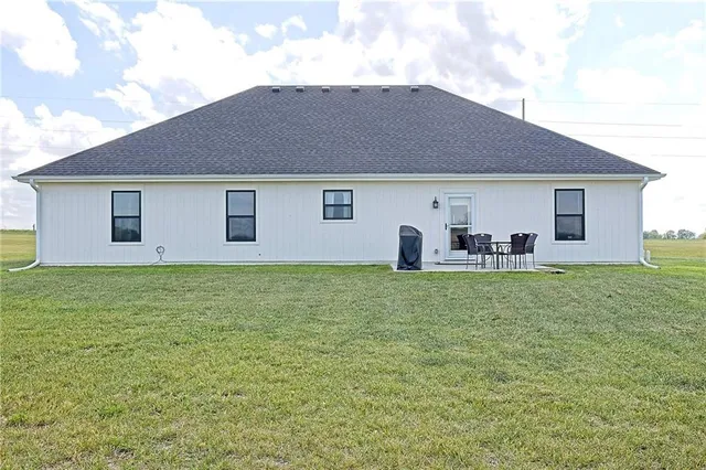 $430,000 | 1671 Southwest 300th Road, Kingsville, MO 64061