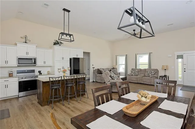 $430,000 | 1671 Southwest 300th Road, Kingsville, MO 64061